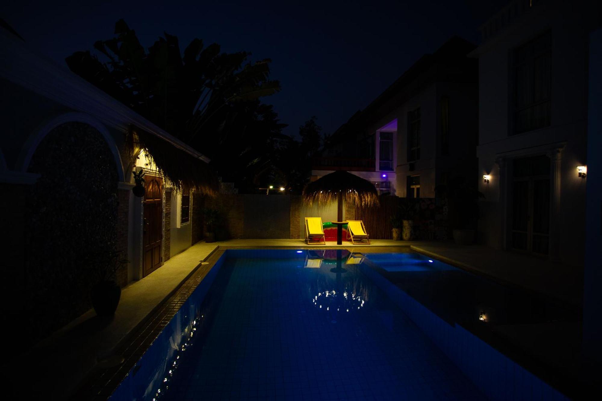 Nagawari Art Maldives Pattaya Villa Na Chom Thian Exterior foto