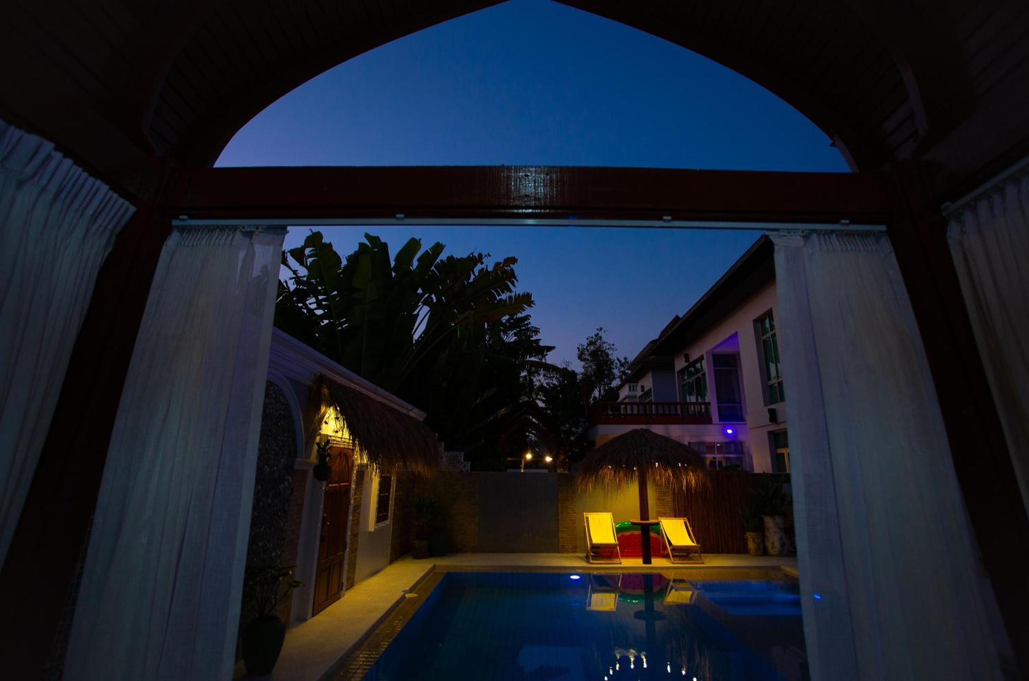 Nagawari Art Maldives Pattaya Villa Na Chom Thian Exterior foto